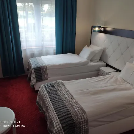 I Restauracja Admiral 酒店 莱格尼察