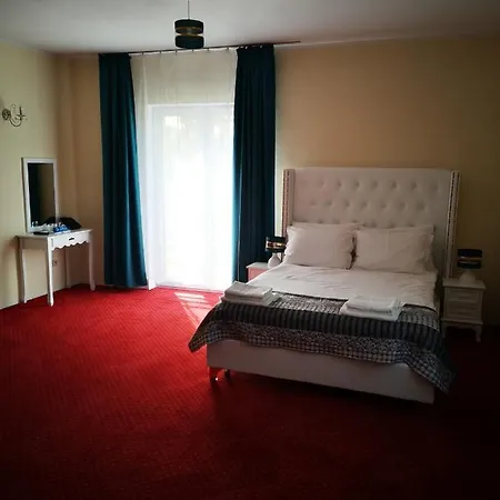 I Restauracja Admiral 3* לגניצה
