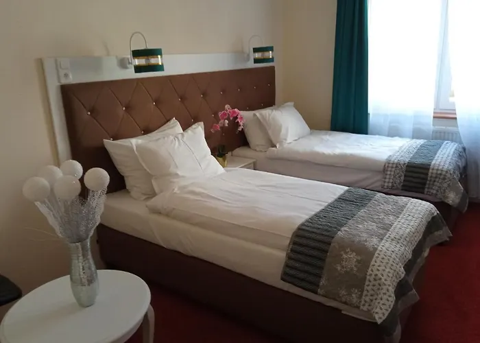 I Restauracja Admiral 莱格尼察